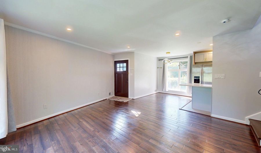 6337 PHYLLIS Ln, Alexandria, VA 22312 - 3 Beds, 2 Bath