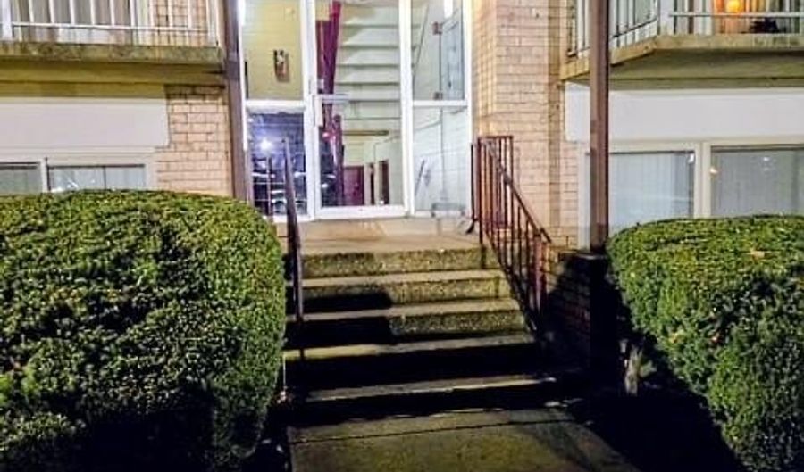 5211 NEWTON St 103, Bladensburg, MD 20710 - 3 Beds, 2 Bath