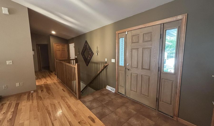 3167 LAKEVIEW Dr, Suamico, WI 54173 - 3 Beds, 3 Bath
