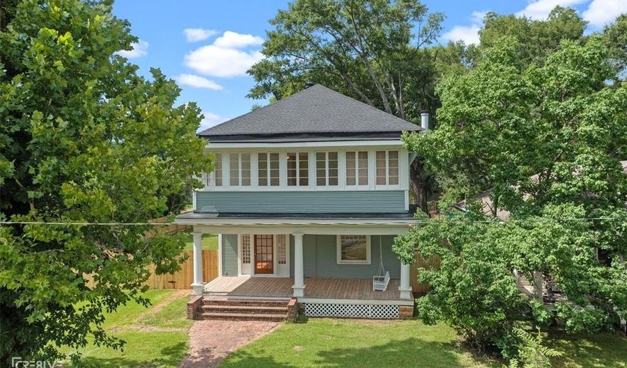 846 Fairview St, Shreveport, LA 71104 - 3 Beds, 3 Bath