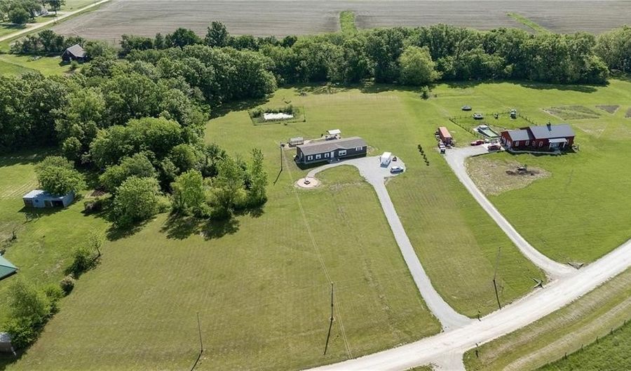 156357 NE Robindale Ln, Adrian, MO 64720 - 4 Beds, 2 Bath