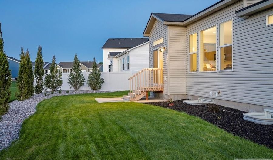4573 Remuda Rd, Ammon, ID 83406 - 6 Beds, 3 Bath