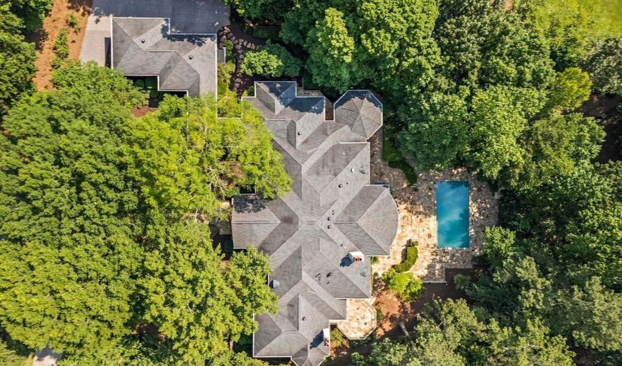 9335 Colonnade Trl, Alpharetta, GA 30022 - 5 Beds, 7 Bath