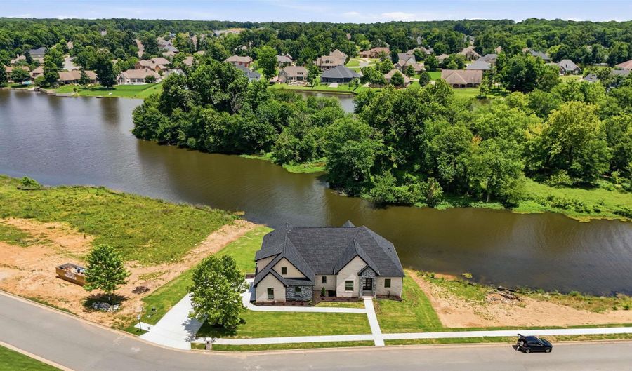 7612 S Shoreline Blvd, Benton, AR 72019 - 4 Beds, 3 Bath