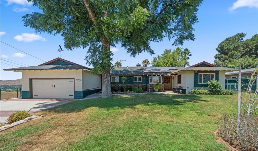 33708 Washington Dr, Yucaipa, CA 92399 - 4 Beds, 3 Bath