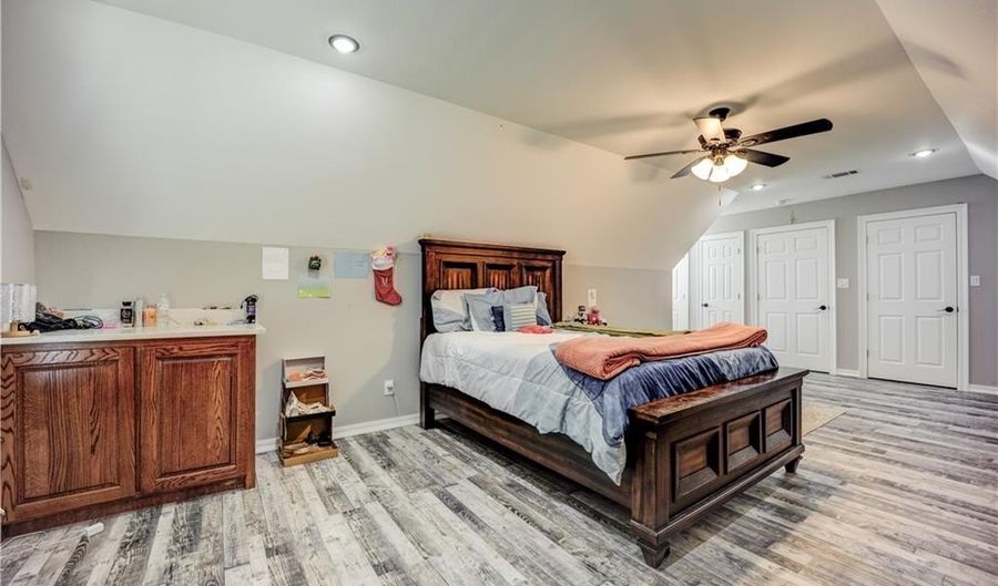 2500 River Vista Dr, Alma, AR 72921 - 4 Beds, 3 Bath