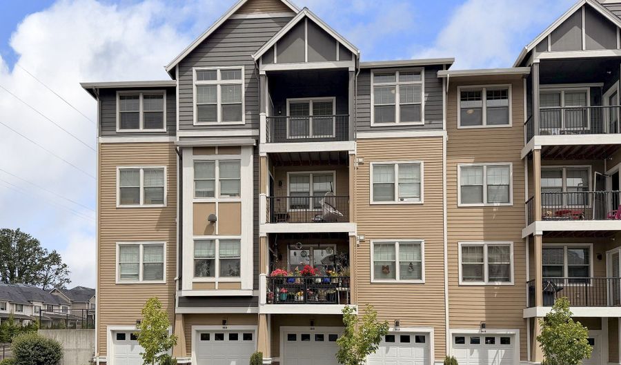 17181 SW SNOWDALE St 301, Beaverton, OR 97007 - 3 Beds, 2 Bath