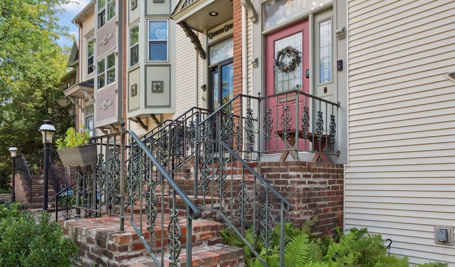 297 W 1st Ave, Columbus, OH 43201 - 2 Beds, 3 Bath