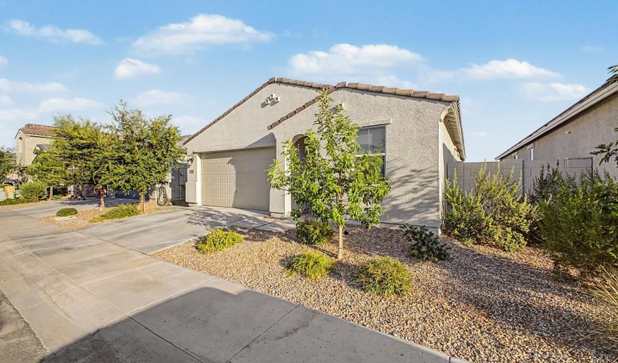 2601 E HOUSTON Ave, Apache Junction, AZ 85119 - 3 Beds, 2 Bath