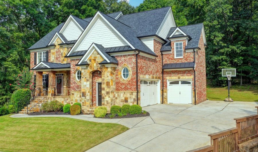 1349 Woodtrace Ln, Auburn, GA 30011 - 6 Beds, 5 Bath