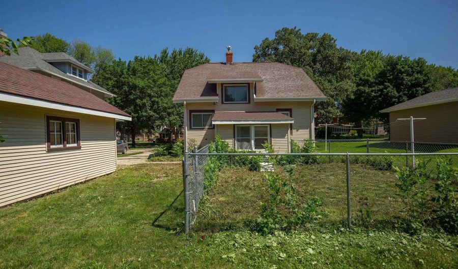 306 E College, Algona, IA 50511 - 4 Beds, 2 Bath