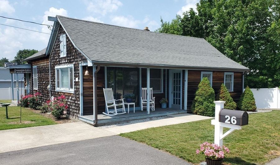 26 Wrentham St, Bellingham, MA 02019 - 2 Beds, 1 Bath