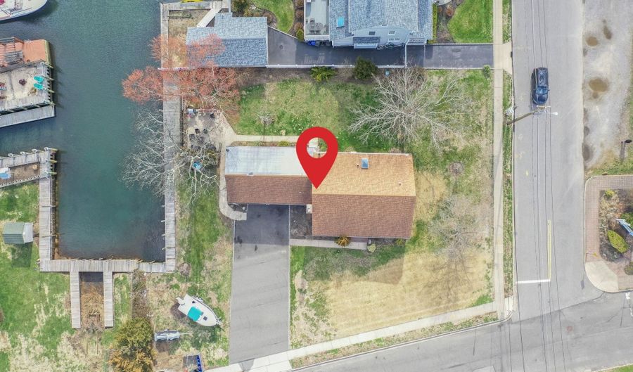 280 S Bayview Ave, Amityville, NY 11701 - 6 Beds, 3 Bath