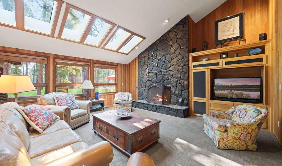 13637 Wolfberry GM 142, Black Butte Ranch, OR 97759 - 4 Beds, 2 Bath