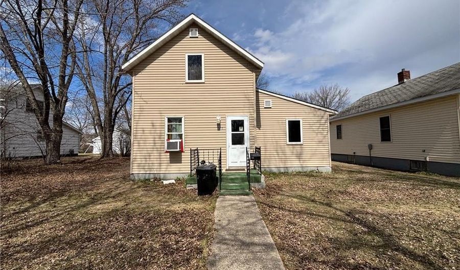31 E Snelling Ave, Appleton, MN 56208 - 4 Beds, 2 Bath