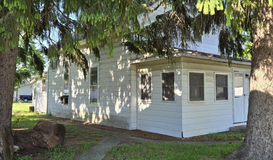 106 E Fremont St, Arcadia, OH 44804 - 3 Beds, 1 Bath