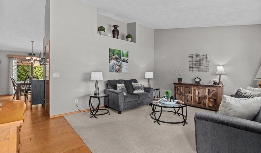 W5982 STRAWFLOWER Drive, Appleton, WI 54915 - 3 Beds, 3 Bath