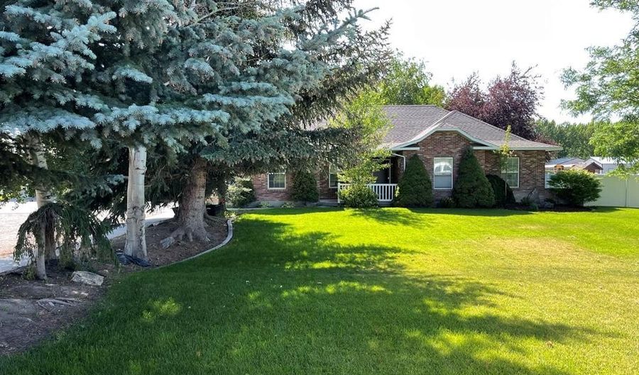 22 N 100 W, Blackfoot, ID 83221 - 4 Beds, 3 Bath