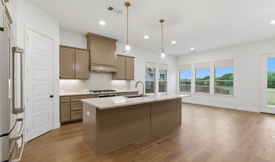 912 Sandpiper Dr, Aledo, TX 76008 - 4 Beds, 4 Bath