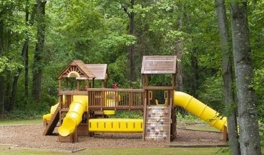 205 Weatherstone Xing, Woodstock, GA 30188 - 3 Beds, 2 Bath