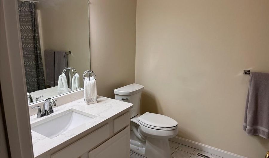 2 Fairlawn Way, Lincoln, RI 02865 - 3 Beds, 2 Bath