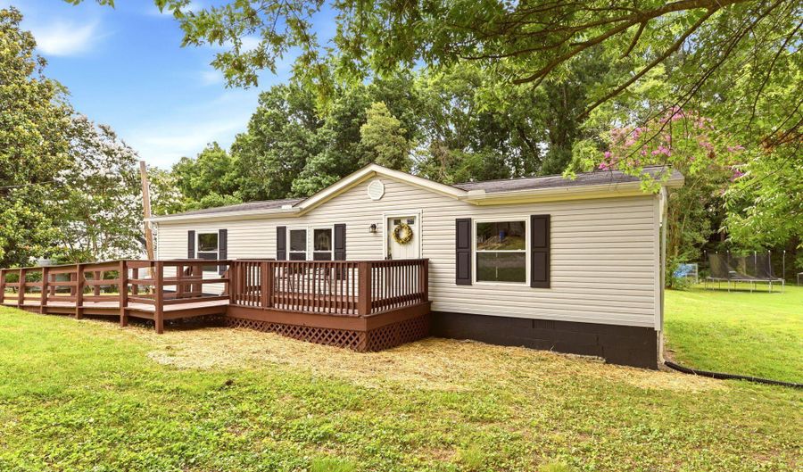 922 Poplar St, Alcoa, TN 37701 - 3 Beds, 2 Bath