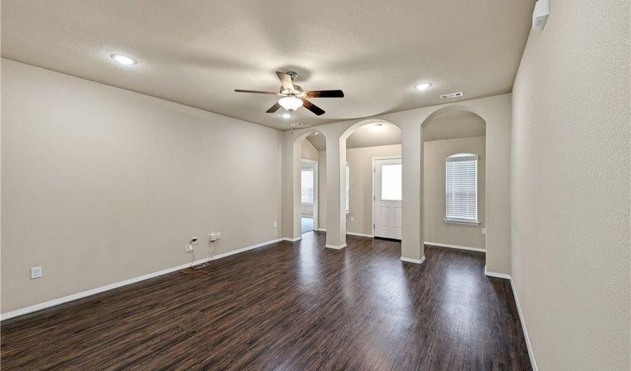 6706 SW Chestnut Hill Rd, Bentonville, AR 72713 - 4 Beds, 2 Bath