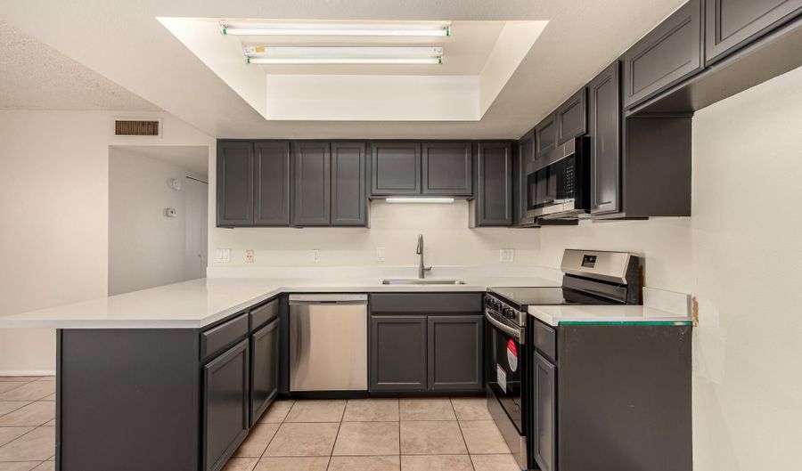 704 N 4TH St 2, Avondale, AZ 85323 - 2 Beds, 2 Bath