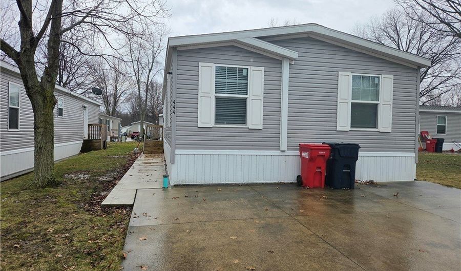 444 Westwoods, Amherst, OH 44001 - 4 Beds, 2 Bath