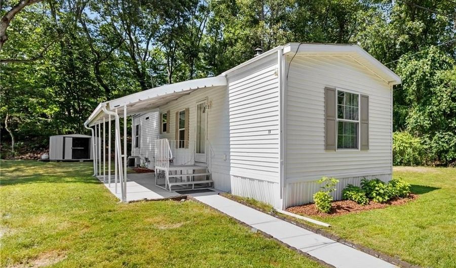 979 Toll Gate Rd, Warwick, RI 02886 - 2 Beds, 2 Bath