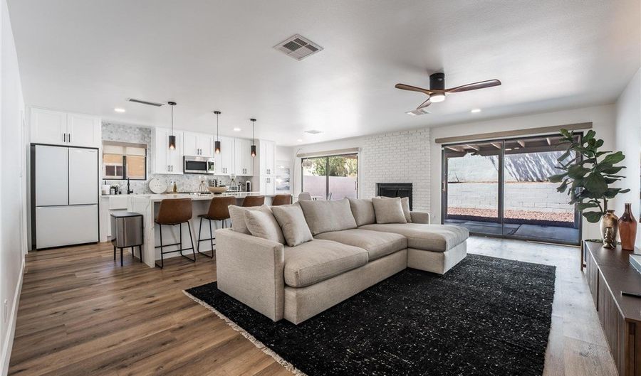 2206 Heavenly View Dr, Henderson, NV 89014 - 3 Beds, 2 Bath