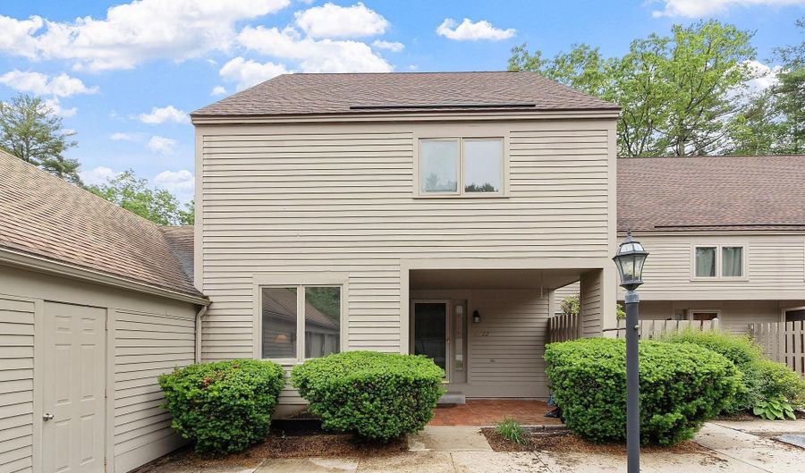 22 Briston Ct, Bedford, NH 03110 - 2 Beds, 3 Bath
