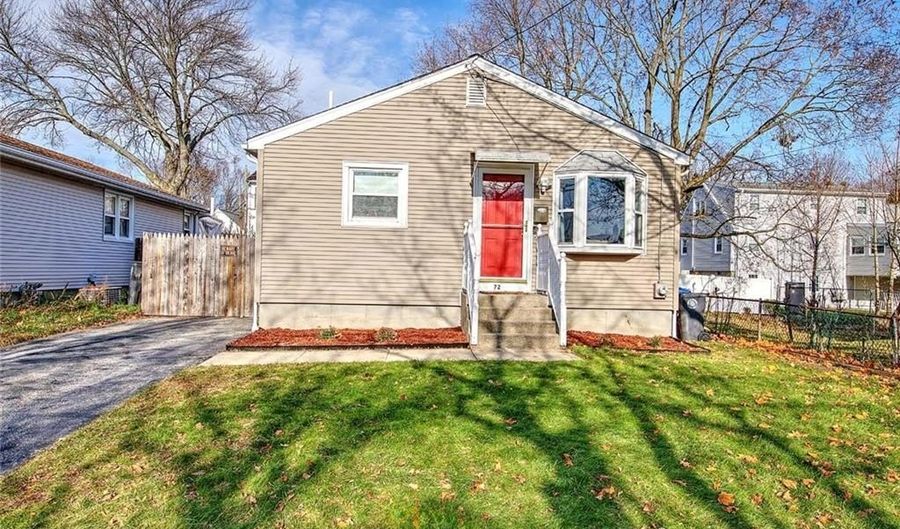 72 Vermont St, Cranston, RI 02920 - 3 Beds, 1 Bath