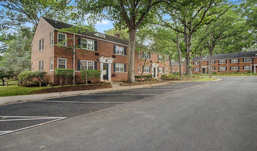 206 N TRENTON St 206-3, Arlington, VA 22203 - 1 Beds, 1 Bath