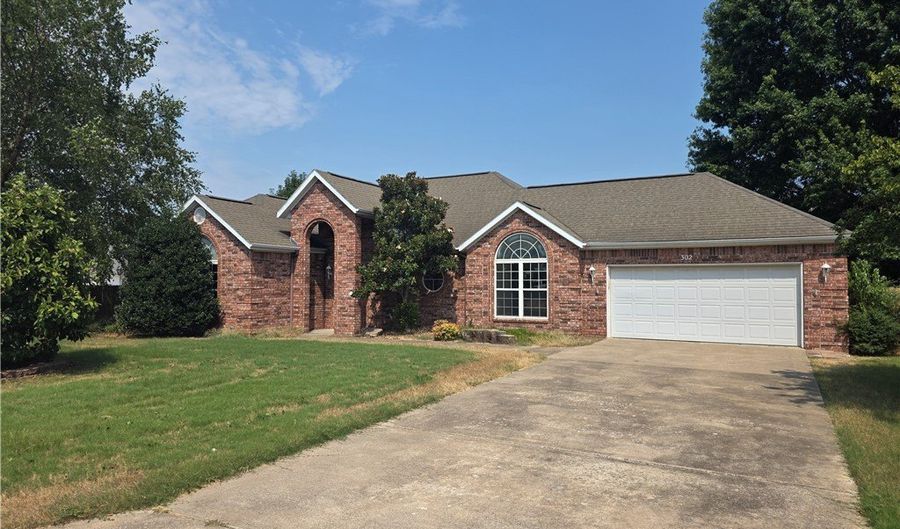 302 Cross Creek Dr, Bentonville, AR 72712 - 3 Beds, 3 Bath