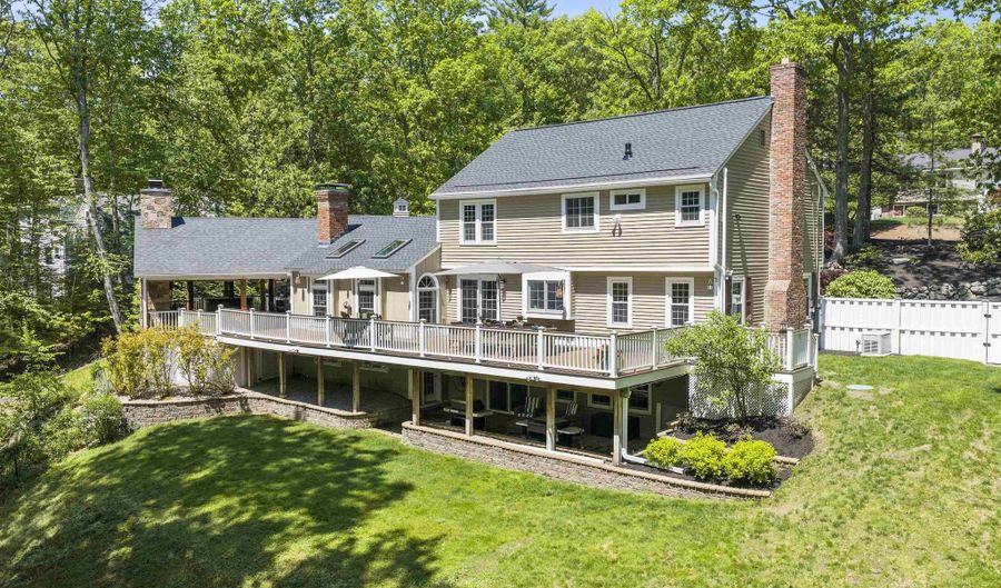 37 Birchwood Cir, Bedford, NH 03110 - 3 Beds, 3 Bath