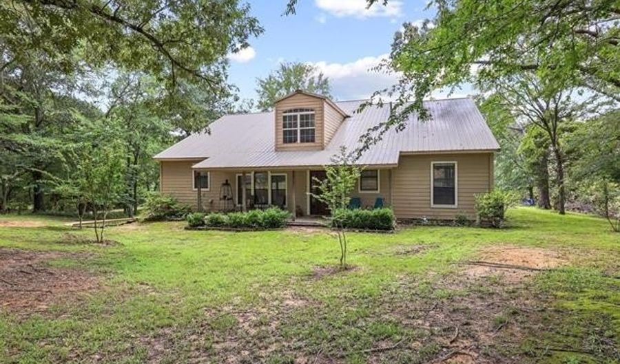 5792 W Lain Lake Rd, Atoka, OK 74525 - 2 Beds, 3 Bath