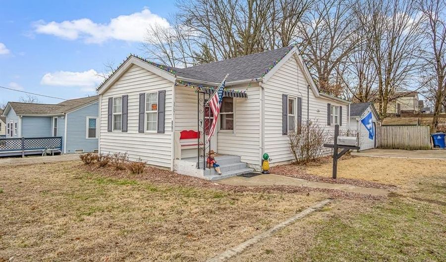 3701 Coronado Dr, Alton, IL 62002 - 2 Beds, 1 Bath