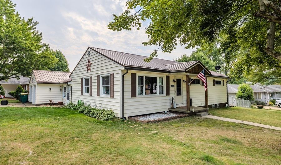 6208 Austin Dr, Ashtabula, OH 44004 - 3 Beds, 1 Bath