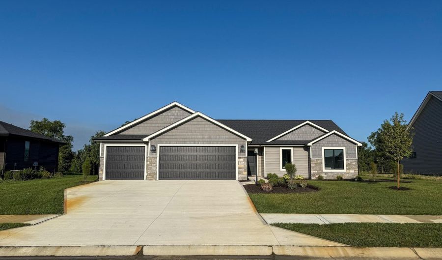 5165 Greyson Heights Dr, Auburn, IN 46706 - 3 Beds, 2 Bath