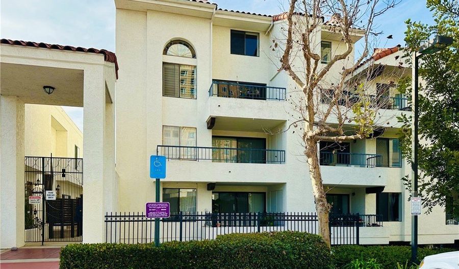 3525 Lebon Dr 204, San Diego, CA 92122 - 2 Beds, 2 Bath