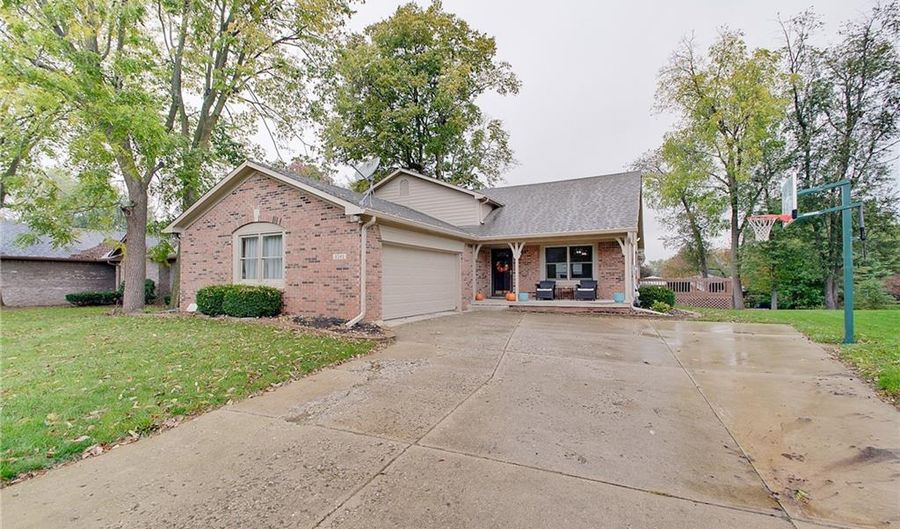 8545 SPEND A BUCK Dr, Indianapolis, IN 46217 - 4 Beds, 3 Bath
