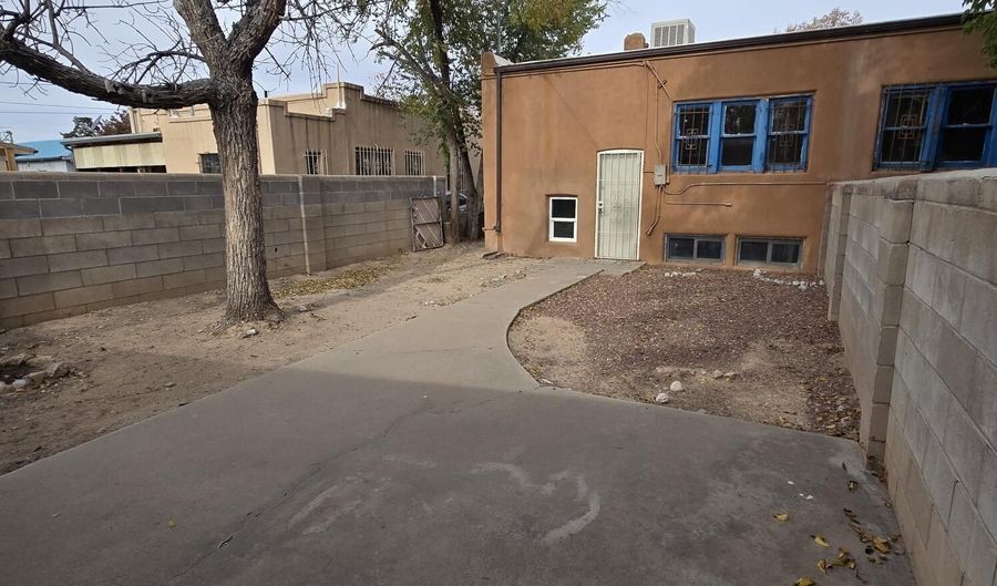 2132 Gold Ave SE, Albuquerque, NM 87106 - 3 Beds, 1 Bath