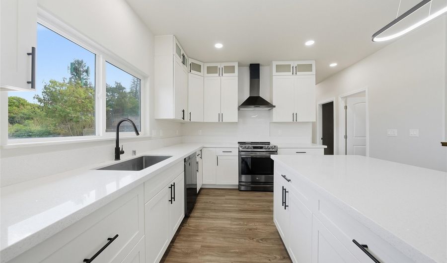 1379 A Manu Aloha St B, Kailua, HI 96734 - 5 Beds, 3 Bath