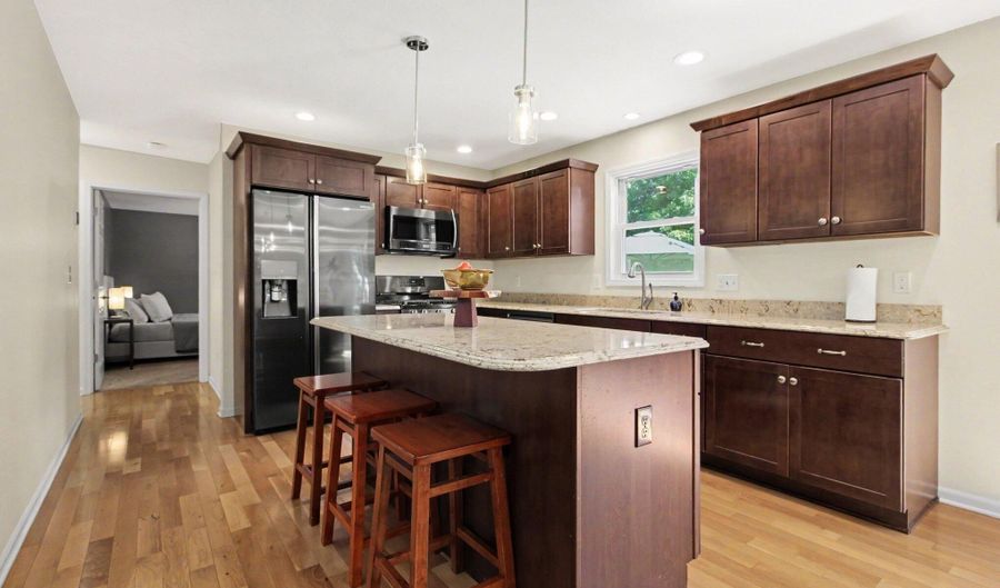 4196 Evergreen Rd, Adrian, MI 49221 - 3 Beds, 3 Bath