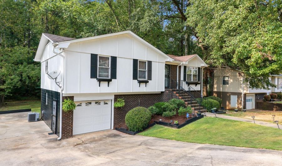 626 BASSWOOD Dr, Adamsville, AL 35005 - 4 Beds, 2 Bath