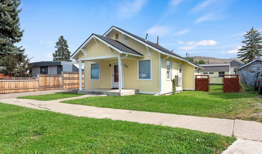 1020 WALNUT St, Baker City, OR 97814 - 2 Beds, 1 Bath