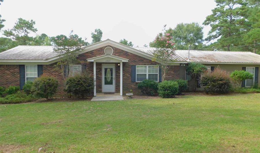 13617 Pine Forest Rd, Andalusia, AL 36420 - 3 Beds, 3 Bath