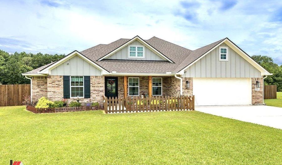 6166 Windwood Esates Dr, Blanchard, LA 71107 - 4 Beds, 2 Bath