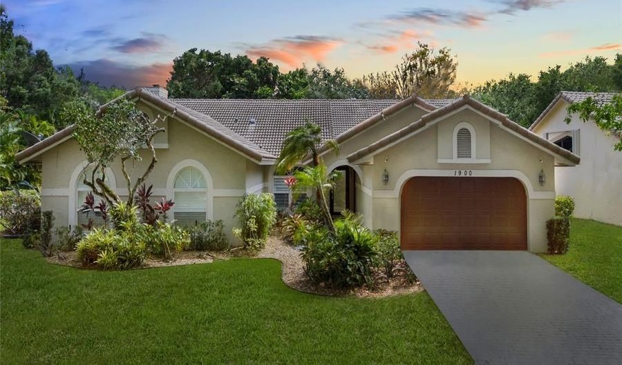 1900 Augusta Ter, Coral Springs, FL 33071 - 5 Beds, 3 Bath
